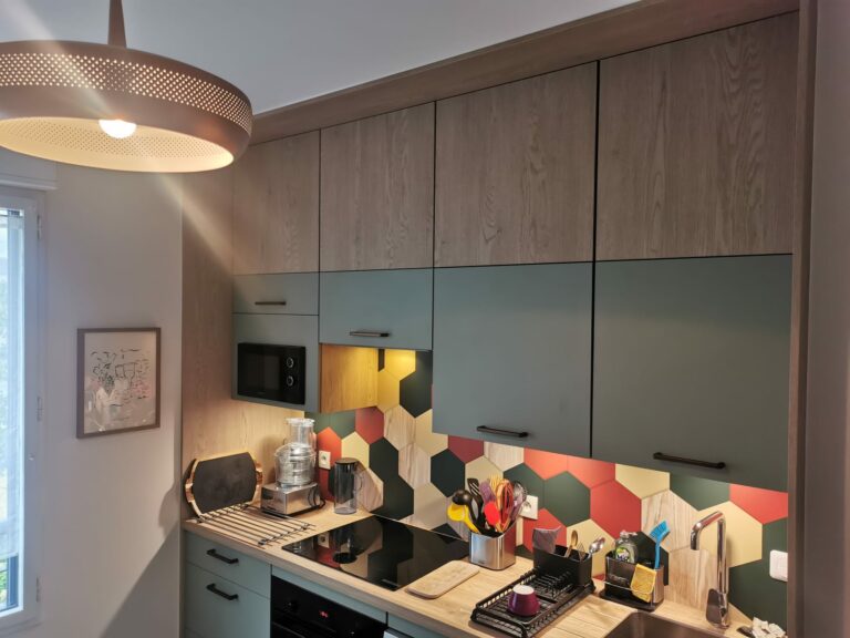 Une cuisine sur mesure au design chaleureux et contemporain