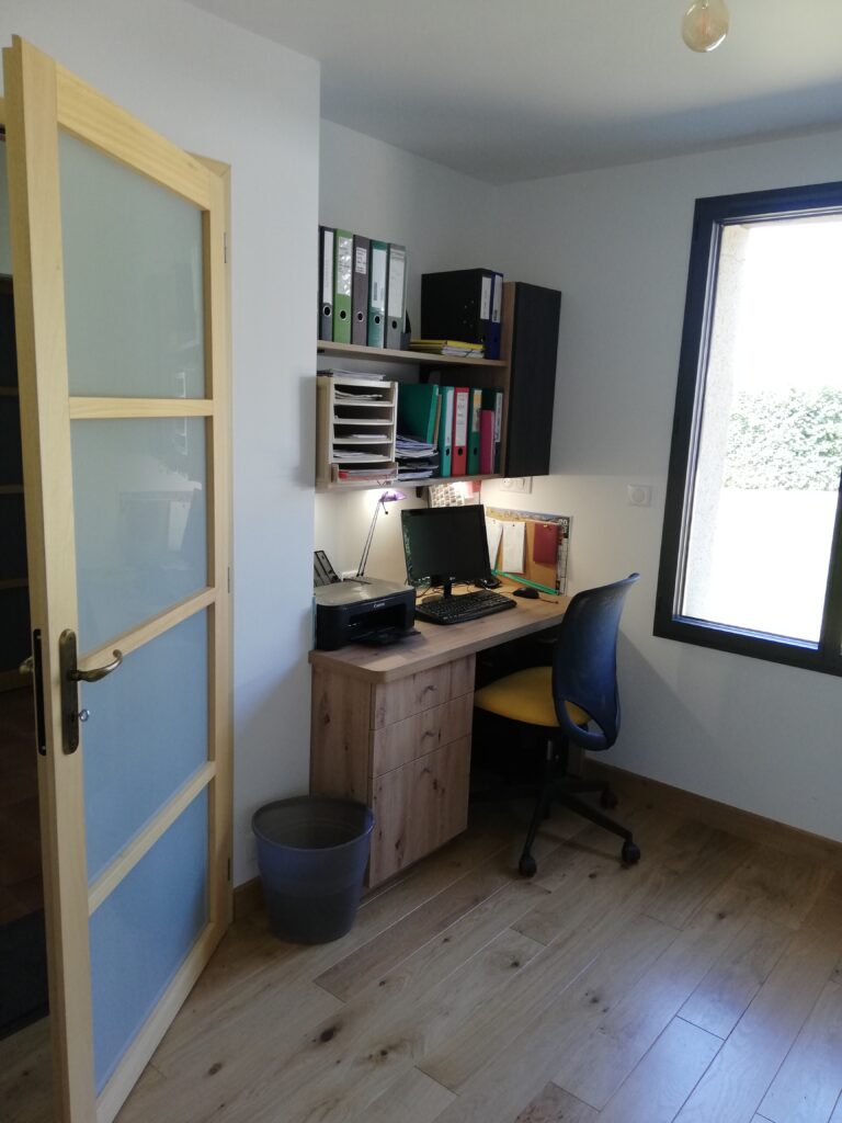 Un espace bureau optimisé et fonctionnel
