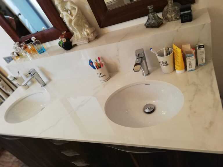 Salle de bain double vasque intemporelle